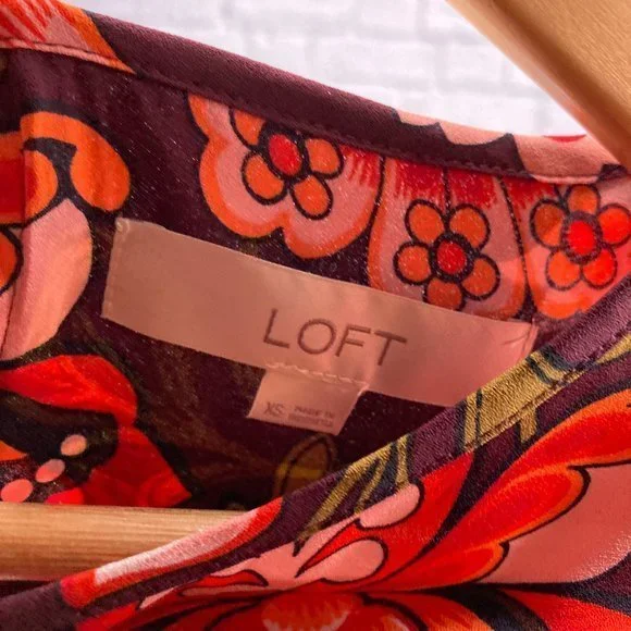 Ann Taylor LOFT XS Burgundy Floral Ruffle Keyhole Lace Inset Top Blouse Boho - Picture 5 of 6